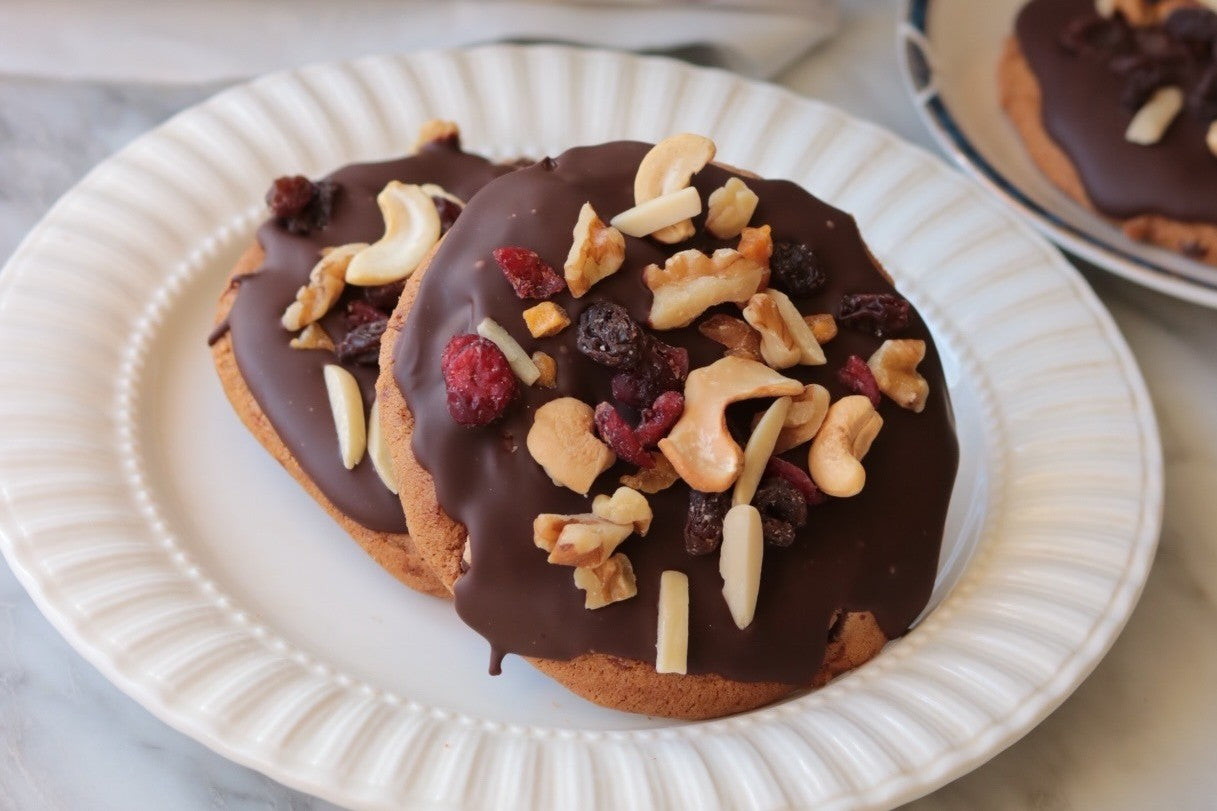 ナッツと果実が香る贅沢チョコクッキー